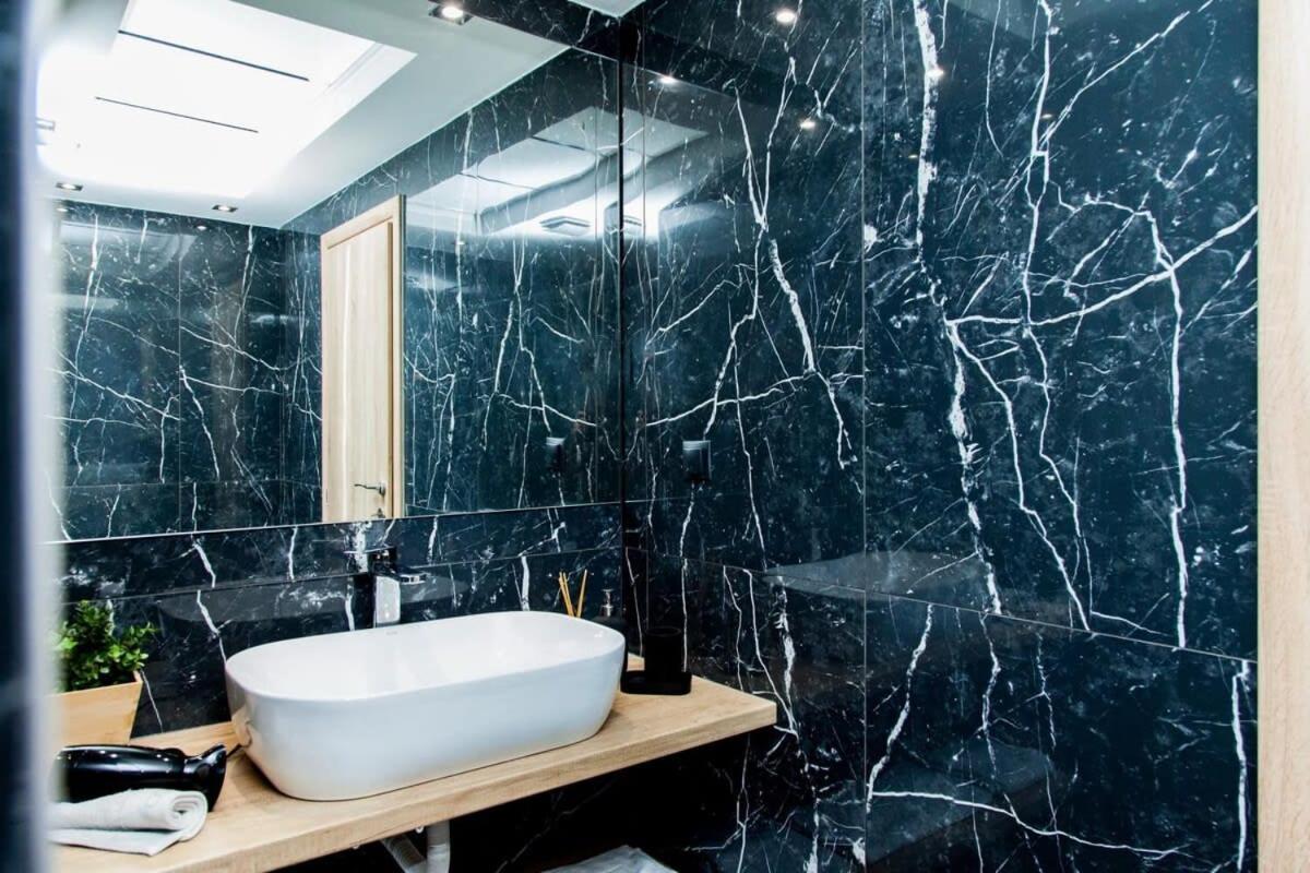 Contemporary And Chic Apartment In Central เอเธนส์ ภายนอก รูปภาพ