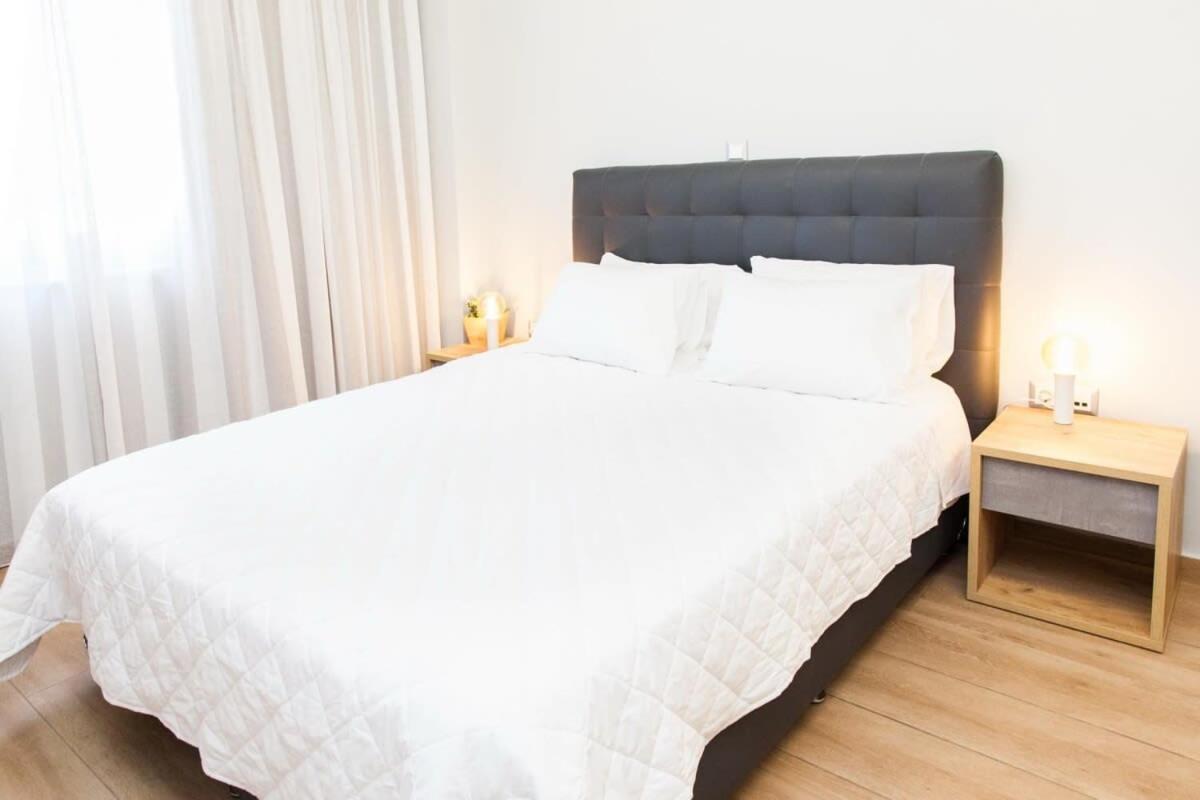 Contemporary And Chic Apartment In Central เอเธนส์ ภายนอก รูปภาพ